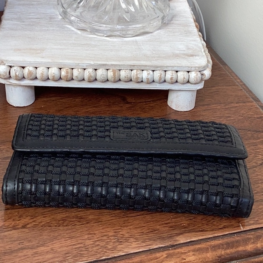 The Sak Black Woven wallet - Picture 8 of 16